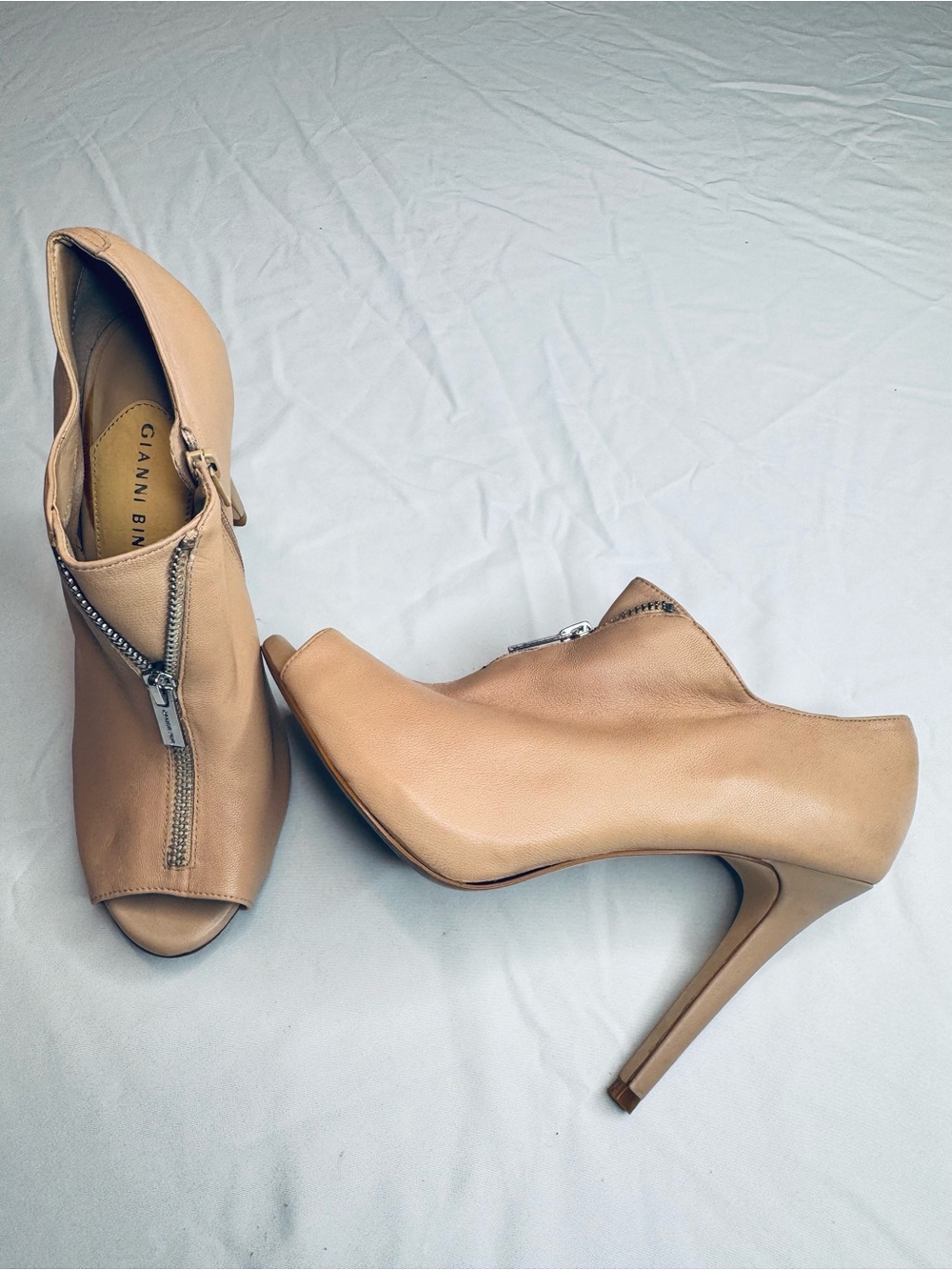 Gianni Bini Nude Leather Peep Toe Bootie Stiletto Heel Zips size 9 M